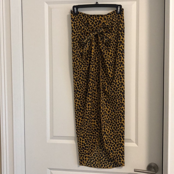 High low skirt with front tie detail - Picture 3 of 4